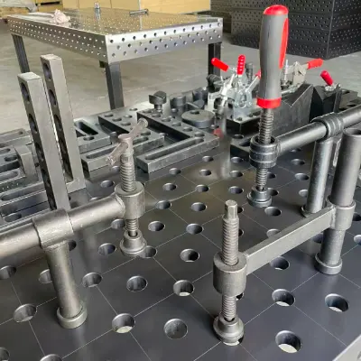 Meja las modular Descapro dengan berbagai aksesori clamping untuk pengelasan presisi